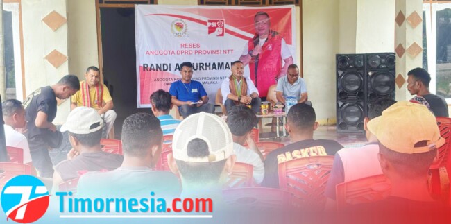 Anggota DPRD Provinsi NTT Randi Durhaman Saat Menggelar Reses Di Desa Leuntolu, Kecamatan Raimanuk, Kabupaten Belu, Sabtu 15/3/2025/Timornesia 