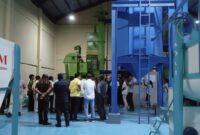 Ket foto: Gubernur NTT Melki Laka Lena saat berada di Pabrik Pakan Ternak Silawan, Sabtu 29/3/2025/Prokopim Belu/Timornesia