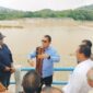 Ket. Foto : Gubernur NTT Melki Laka Lena saat melakukan peninjauan di Bendung Benenai/dok. Istimewa/Timornesia 