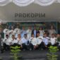 Ket Foto: Bupati Kupang, Yosef Lede, dan Wakil Bupati Kupang, Aurum Titu Eki, menghadiri acara Halal Bihalal Idul Fitri 1446 H yang dirangkai dengan perayaan Hari Ulang Tahun (HUT) ke-60 Yonif 743/PSY, Senin 31/3/2025/dok Prokopim Kabupaten Kupang/Timornesia 