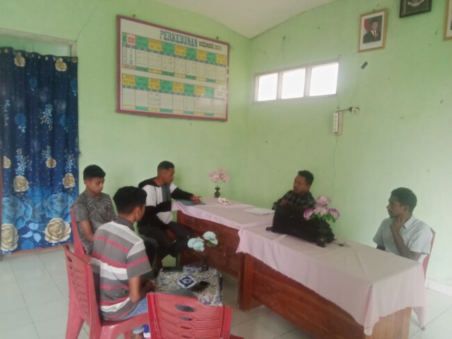 Ket Foto : Pemuda Faennanke Berkarya berdialog dengan Pemerintah Desa Faennanke, Selasa 8/4/2025/Timornesia 