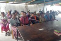 Ket Foto : Masyarakat Desa Besikama melaporkan Kepala Desa Besikama/Timornesia 