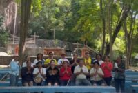 Ket Foto : Tim Penggerak PKK Kabupaten Malaka menggelar kegiatan Jumat bersih di Gua Lourdes Tubaki, Jumat 25/4/2025/dok TP PKK/Timornesia 