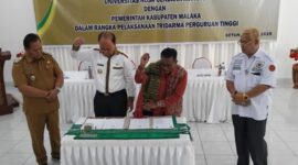 Ket foto  : Penandatanganan Memorandum of Understanding antara Pemerintah Kabupaten Malaka dengan Universitas Nusa Cendana tentang pelaksanaan riset dan pengabdian kepada masyarakat/dok pribadi/WD/Timornesia 