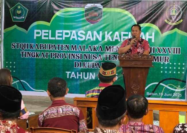 Ket foto : Wakil Bupati Malaka Henri Melki Simu/HMS Melepas Peserta STQH Asal Kabupaten Malaka, Kamis 19 Juni 2025/dok Istimewa/Dul/Timornesia 