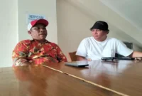 Ket foto : Sekretaris PSSI NTT Abdul Muis dan Wasek Piter Fomeni. (Jose)/dok NTTHits/Timornesia 