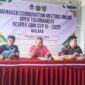 Ket foto : Presiden Respek Robertus Belarminus Klau dan Owner OBM Dion Bria Seran didampingi perwakilan wasit dari Askab PSSI Malaka Maksi Klau saat MCM di aula CDR Betun, Sabtu 26 Juli 2025/dok Istimewa/Tx/Timornesia 