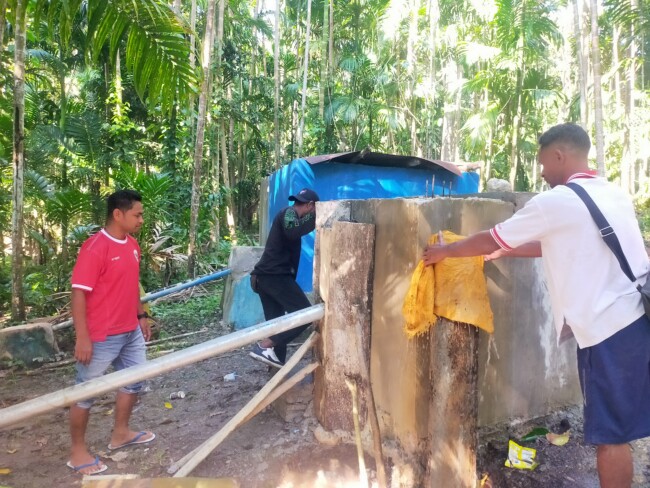 Kades Kateri Marsel Seran saat ditemui media di lokasi pembangunan pompa hidran di Desa Kateri, Jumat 5/9/2025/dok pribadi/Timornesia 