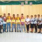 Para pemain PS Malaka U15 pose bersama para guru SMAS Fajar Timur Haitimuk usai penyambutan di sekolah/dok pribadi/Timornesia 