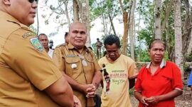 Wakil Bupati Malaka Henri Melki Simu melakukan kunjungan kerja di Kecamatan Laen Manen guna meninjau kondisi infrastruktur dan pertanian/dok pribadi/ba/Timornesia 