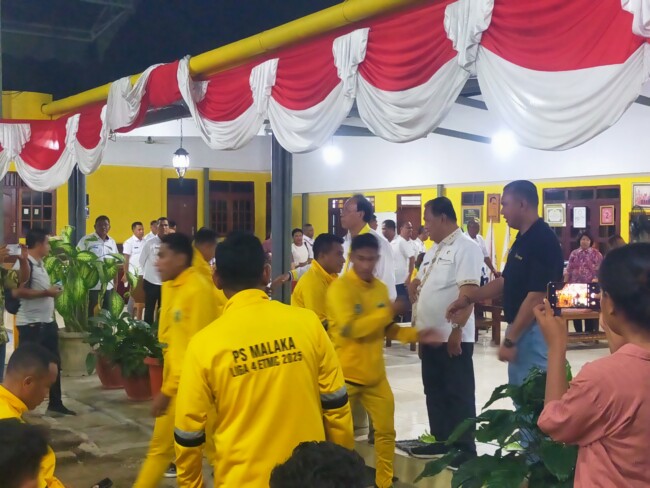 Bupati Malaka dan Wakil Bupati Malaka didampingi PC Bank NTT Cabang Betun menerima tim PS Malaka di rumah jabatan Bupati Malaka/dok pribadi/Timornesia 