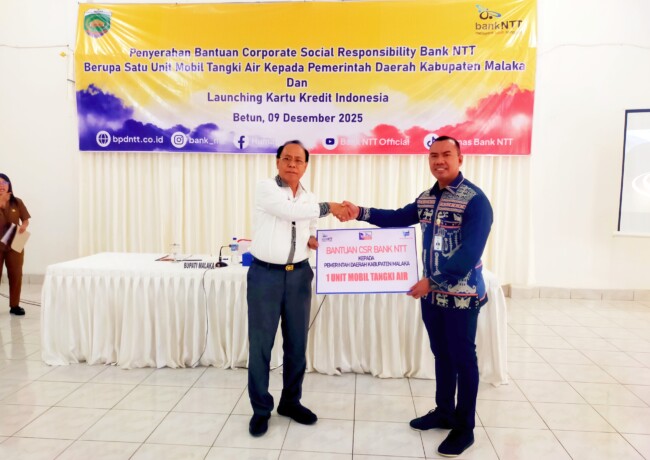 Bank NTT Cabang Betun berikan bantuan CSR berupa satu unit mobil tangki kepada Pemerintah Daerah Kabupaten Malaka/dok pribadi/Gonza/Timornesia 