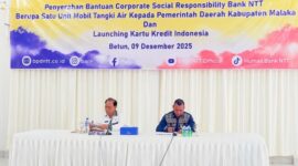 Bupati Malaka dr. Stefanus Bria Seran, MPH dan Pimpinan Cabang Bank NTT Betun Yorry Blegur/dok pribadi/Gonza/Timornesia 