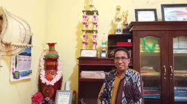 Kepala Sekolah SMAN Harekakae Robertus Bria Tahuk/dok pribadi/Timornesia 