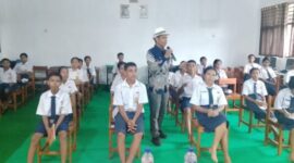 Pemaparan materi Public Speaking oleh Jonathas Seran Suri/dok ml/Timornesia
