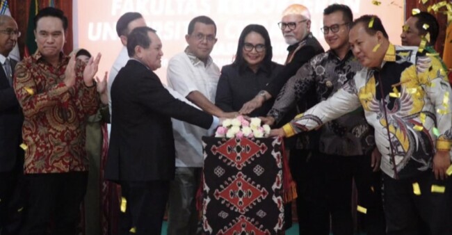 Ket foto : Acara peresmian Fakultas Kedokteran Universitas Citra Bangsa (UCB) Kupang, turut hadir Wakil Bupati Malaka Henri Melki Simu/dok UCB/YL/Timornesia