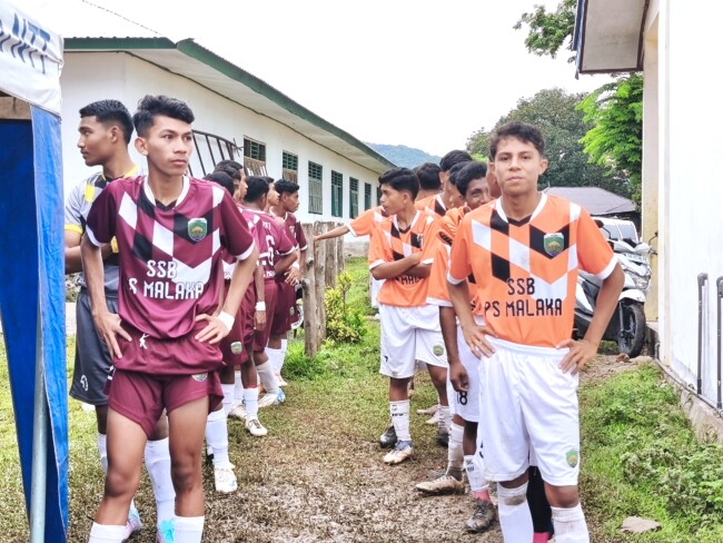 Pertandingan semi final piala Bupati Malaka seri I tahun 2026 antara SSB Malaka Tengah Vs SSB Kecamatan Rinhat/dok pribadi/Timornesia