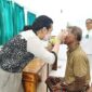 Salah satu pasien sedang melakukan pemeriksaan mata oleh dokter spesialis di ruang poli mata RSUPP Betun, Jumat 20/2/2026/dok pribadi/Timornesia