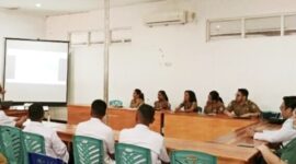Direktur RSUPP Betun Oktelin Kurniawati Kaswadie buka kegiatan orientasi bagi karyawan baru/dok pribadi/Timornesia
