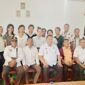 Wakil Bupati Malaka Henri Melki Simu pose bersama guru-guru SMPK Sulama Kada dalam sebuah kunjungan kerja/dok pribadi/Timornesia