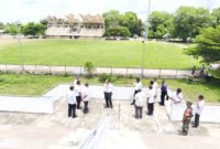 Bupati Malaka dr. Stefanus Bria Seran, MPH bersama para pejabat Malaka meninjau stadion RTP Kobalima yang dipersiapkan sebagai venue sepak bola PON 2028/dok pribadi/Timornesia