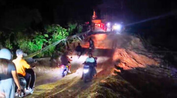 Arus transportasi di KM 10 Lotas, Kecamatan Rinhat telah normal/dok fb/Timornesia