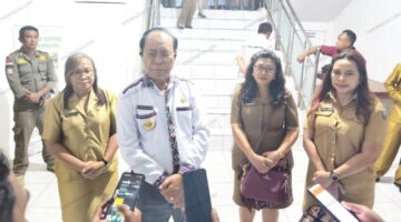Bupati Malaka dr. Stefanus Bria Seran didampingi Kabid Kesmas Dinkes Provinsi NTT Damiana Veronika Djahari, PLT Kepala Dinas Kesehatan Kabupaten Malaka Paskalia Frida Fahik dan Direktur RSUPP Betun Oktelin Kurniawati Kaswadie saat konfrensi pers, Selasa 28/4/2026/dok istimewa/TIMORNESIA 