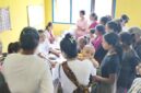 Masyarakat mengikuti cek kesehatan gratis pada kegiatan Bakti Sosial yang digelar RSUPP Betun, Dinas Kesehatan, Puskesmas Weliman dan Puskesmas Fahiluka di desa Forekmodok/dok istimewa/Timornesia