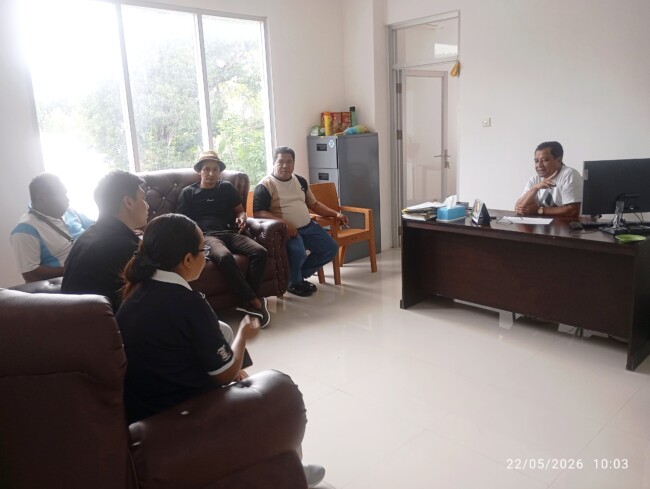 Relawan Literasi Masyarakat saat berkoordinasi dengan Kepala Dinas Perpustakaan dan Kearsipan Daerah Kabupaten Malaka/dok PB/Timornesia