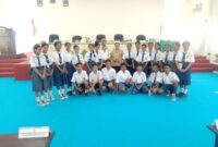 Pengurus OSIS SMPK Sulama Kada foto bersama di ruang sidang DPRD Kabupaten Malaka/dok istimewa/ML/Timornesia 