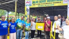 Penyerahan 20 unit tong sampah dari Komunitas ME Distrik 18 Keuskupan Atambua kepada Pemerintah Kabupaten Malaka/dok foto istimewa/Timornesia 