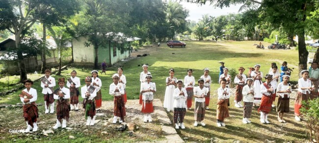24 anak SDK Kakaniuk dan SDI Boni terima komuni pertama/dok foto HK/Timornesia 