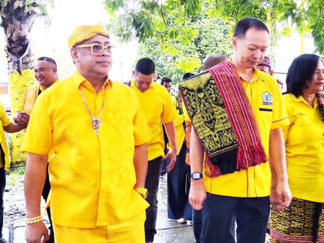 Ketua DPD II terpilih Adrianus Bria Seran dan Ketua DPD I Partai Golkar Nusa Tenggara Timur, F.X. Alain Susanto/dok istimewa/gonza/Timornesia 