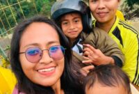 Pelintas jembatan gantung numbei yang menyempatkan diri berfoto selvi/dok Facebook/Timornesia