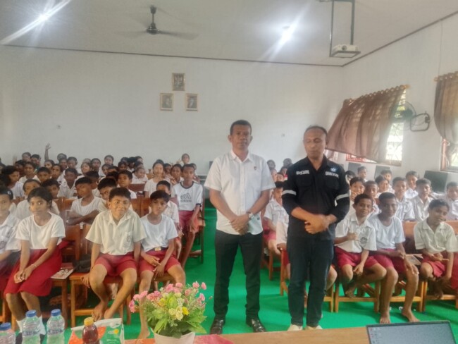 Upaya membangun kesadaran hukum dan literasi digital sejak dini terus dilakukan Polres Malaka kepada siswa SMPK Sulama Kada/dok istimewa/ML/Timornesia 