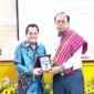 Bupati Malaka Stefanus Bria Seran dan Rektor Universitas Citra Bangsa Frans Salesman/dok istimewa/Timornesia 