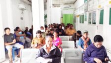 Masyarakat yang sedang melakukan pengobatan di RSUPP Betun, dok foto pribadi/Timornesia