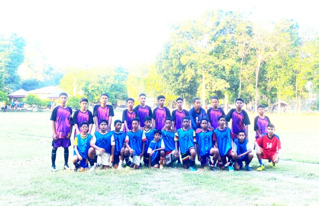 Laga uji coba SMPK Sulama Kada (Jersey Ungu) Vs SMPS Bina Mandiri (Jersey Biru) jelang Sulama Cup II tahun 2026/dok images/ml/Timornesia 