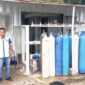 Kepala ruangan Instalasi Pemeliharaan Sarana dan Prasarana (IPSRS) Yoseph Kun Seran saat melakukan pemantauan tabung oksigen di RSUPP Betun/dok istimewa/Timornesia 