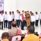 Bupati Malaka Stefanus Bria Seran, Ketua Umum Kadin NTT Bobby Lianto, Ketua Kadin Malaka Maria Fatima Seuk Kain foto bersama pengurus Kadin Malaka/dok istimewa/Timornesia 