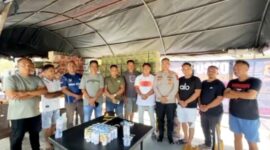 Kapolres Malaka bersama perkumpulan Pengusaha Malaka di Posko Polres Malaka Peduli Flores/dok tangkapan layar/Polres Malaka/Timornesia 