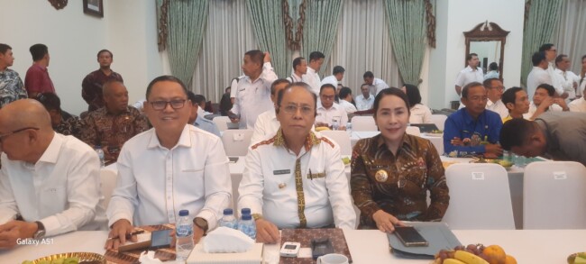 Bupati Malaka, dr. Stefanus Bria Seran, MPH (SBS), bersama 47 bupati lainnya dari berbagai daerah di Indonesia menghadiri rapat bersama Menteri Pertanian Republik Indonesia, Andi Amran Sulaiman, di Jakarta, Senin (21/9/2026)/ist/Timornesia 