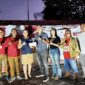 Komunitas Seniman Malaka menyerahkan bantuan berupa uang tunai untuk korban gempa Flores yang diterima langsung oleh Ketua PMI Kabupaten Malaka di posko gabungan, Senin 7/9/2026/ist/Timornesia 