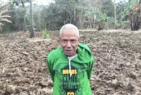 Warga dusun Mesit, Desa Kusa, Kecamatan Malaka Timur, Ignasius Luan memberikan apresiasi kepada Pemerintah Kabupaten Malaka karena program pacul tanah gratis kepada masyarakat/ist/Timornesia 