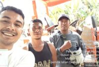 Petani Wemeda, Nikodemus Tadas bersama para pengawas di lahan pertanian miliknya/ist/Timornesia