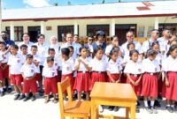 PMI Kabupaten Malaka bantu 30 kursi dan meja untuk SDK Hanono dalam rangka memperingati HUT ke-81 PMI/ist/ym/Timornesia 