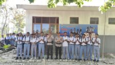 Wakapolres Malaka KOMPOL I Wayan Sunarta, S.E., memimpin upacara di SMA Plus St. Albertus Agung Weleun, Dusun Weleun, Desa Bakiruk, Kecamatan Malaka Tengah, Kabupaten Malaka, Nusa Tenggara Timur (NTT), Senin 19/10/2026/ist/Humas Polres Malaka/Timornesia