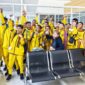 Pemain PS Malaka foto bersama turis asing di ruang tunggu bandara El Tari Kupang/ist/Timornesia 