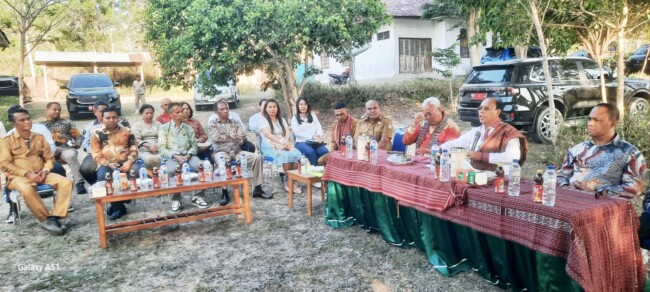 Bupati Malaka, dr. Stefanus Bria Seran, MPH (SBS), menggelar rapat bersama camat, kepala desa, dan Ketua Badan Permusyawaratan Desa (BPD) se-Kecamatan Laenmanen, Selasa 20/10/2026/ist/Timornesia 