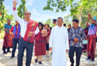 Bupati Malaka dr. Stefanus Bria Seran (SBS) menghadiri acara pentahbisan gereja Santa Sisilia Kotafoun/ist/Ba/Timornesia 